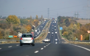 Vasárnap nem tudunk matricákat venni a fizetős utakra